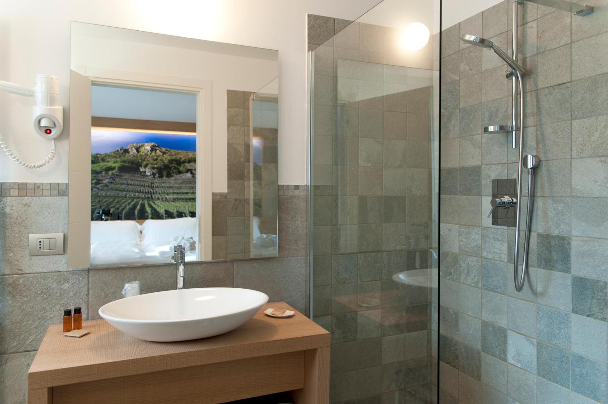 Wine Hotel Retici Balzi Poggiridenti Extérieur photo