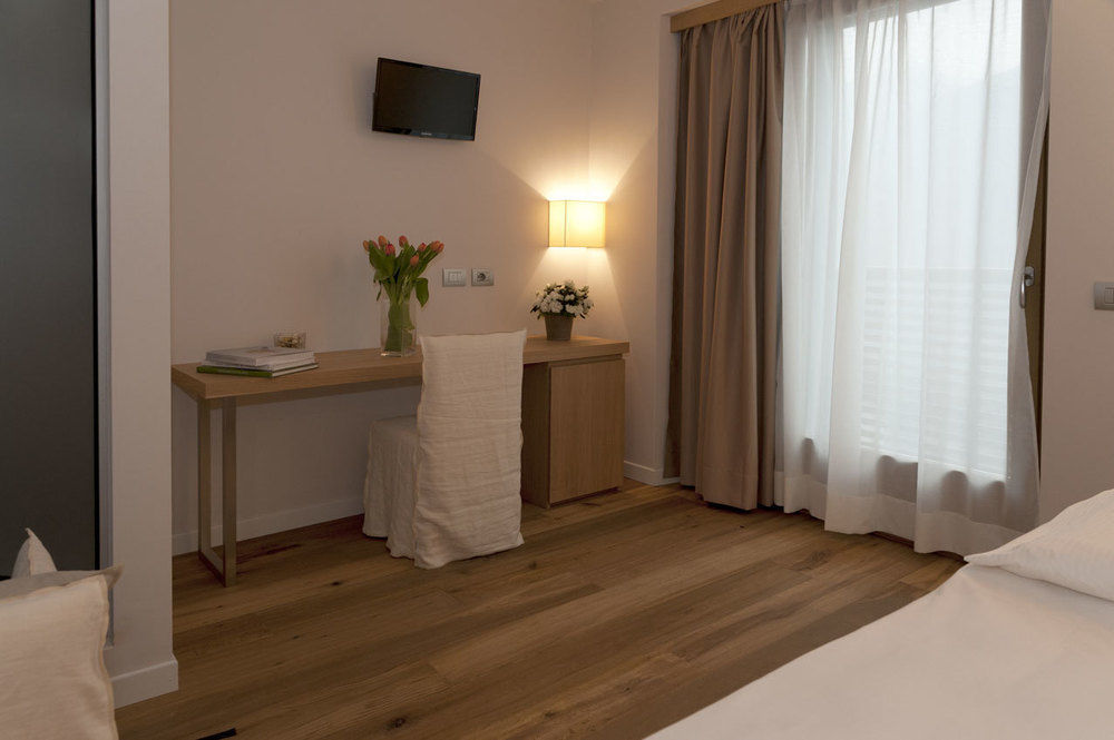 Wine Hotel Retici Balzi Poggiridenti Extérieur photo